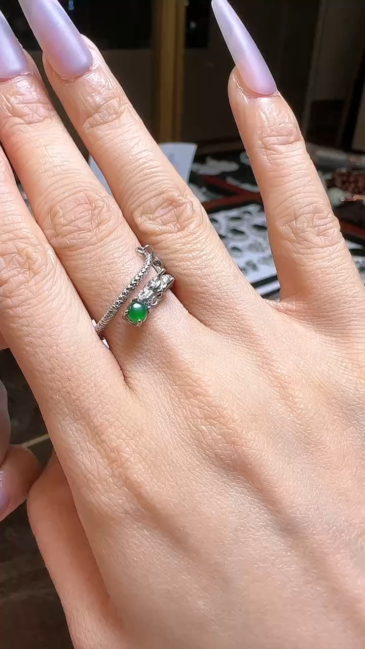 【闪购商品】翡翠吊坠(不含链)未镶嵌翡翠