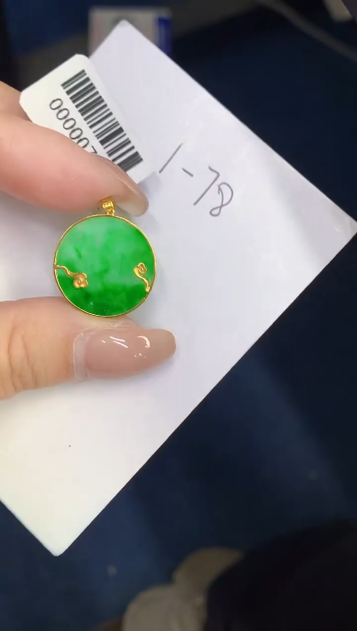 翡翠18K金镶嵌颈饰00000000000