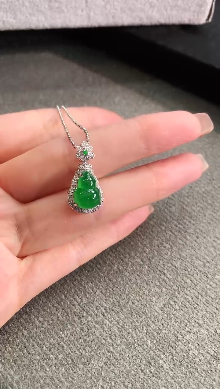 【闪购商品】翡翠吊坠(不含链)18K金镶嵌吊坠