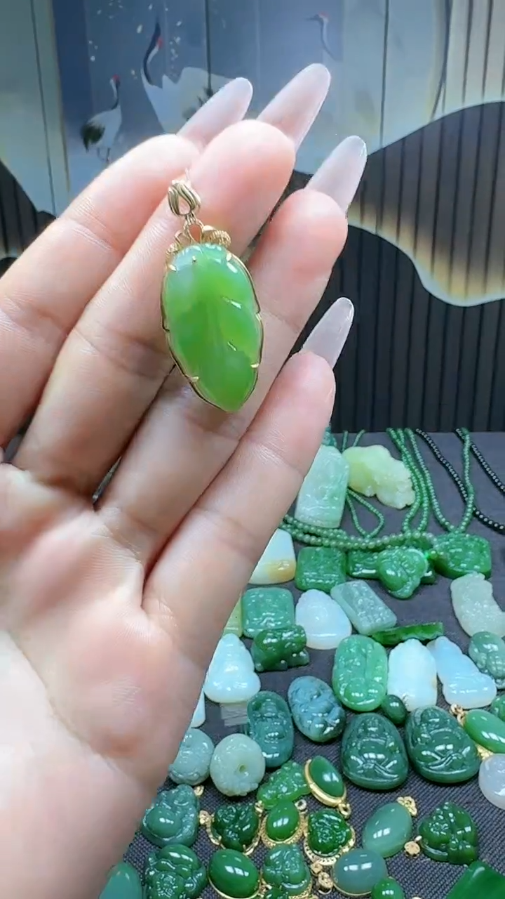 【闪购商品】和田玉挂件18K金镶嵌1