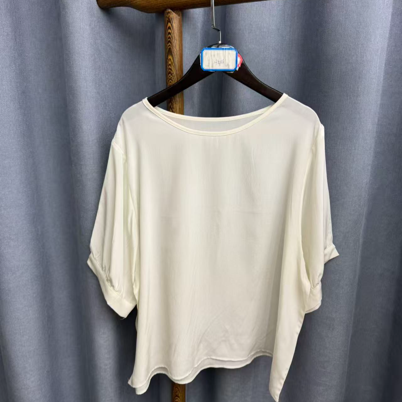 秋季新款休闲时尚圆领桑蚕丝短袖上衣女H586