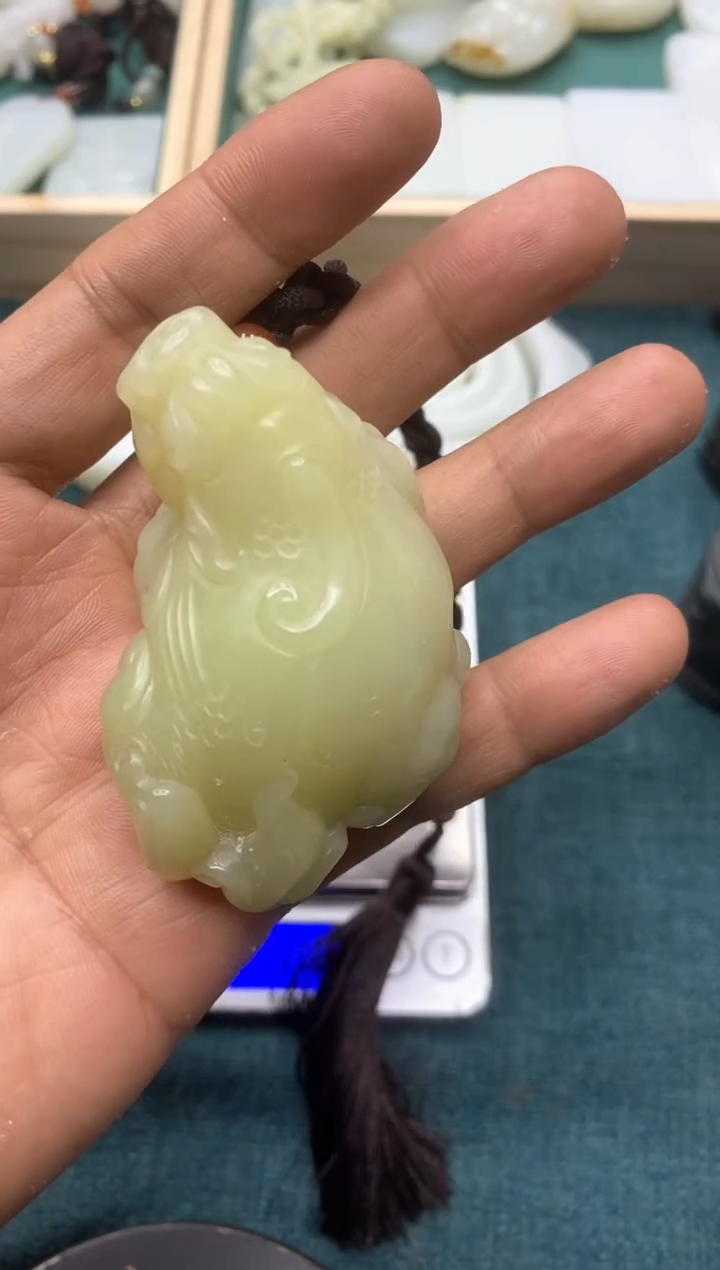 【闪购商品】定制和田玉精品把件