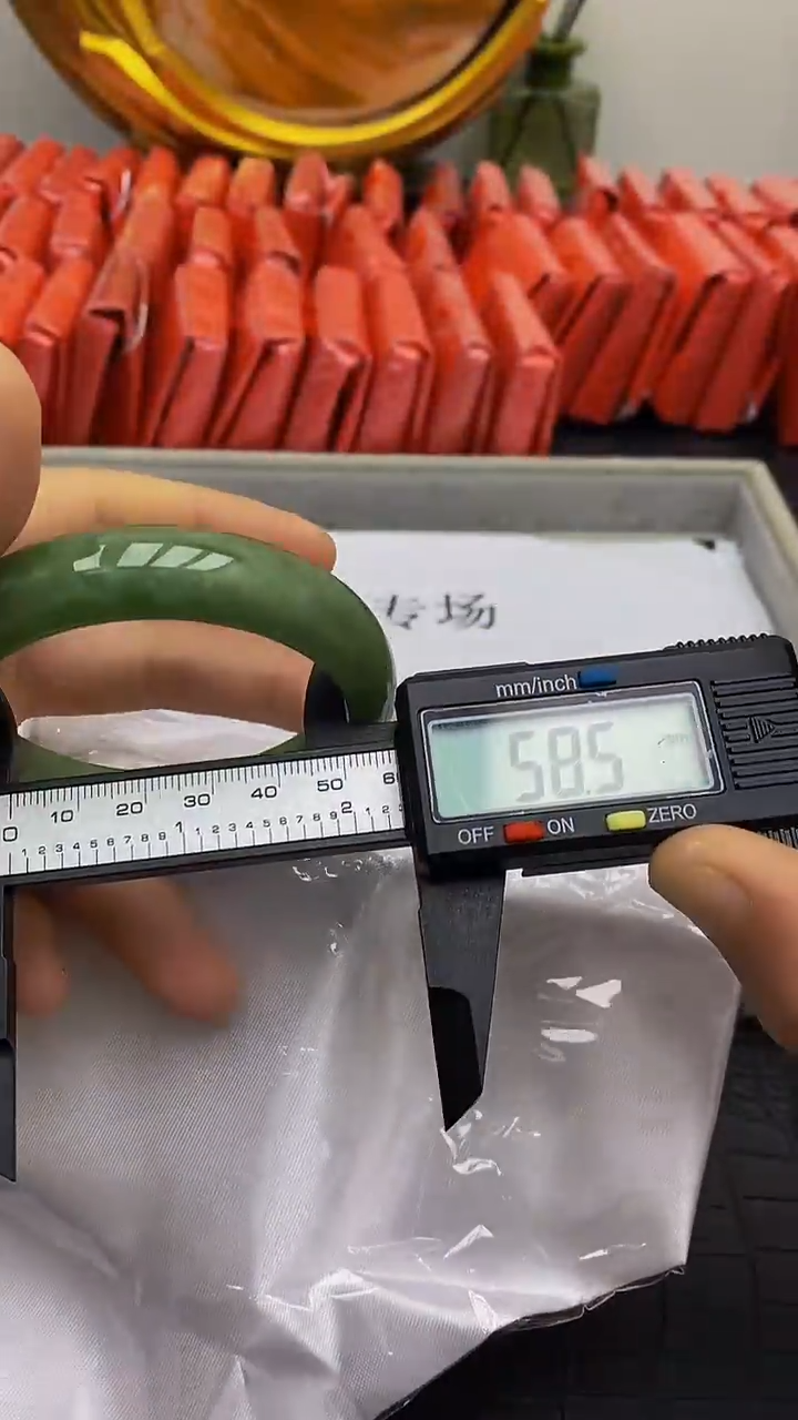 翡翠未镶嵌手镯缅翡手镯122