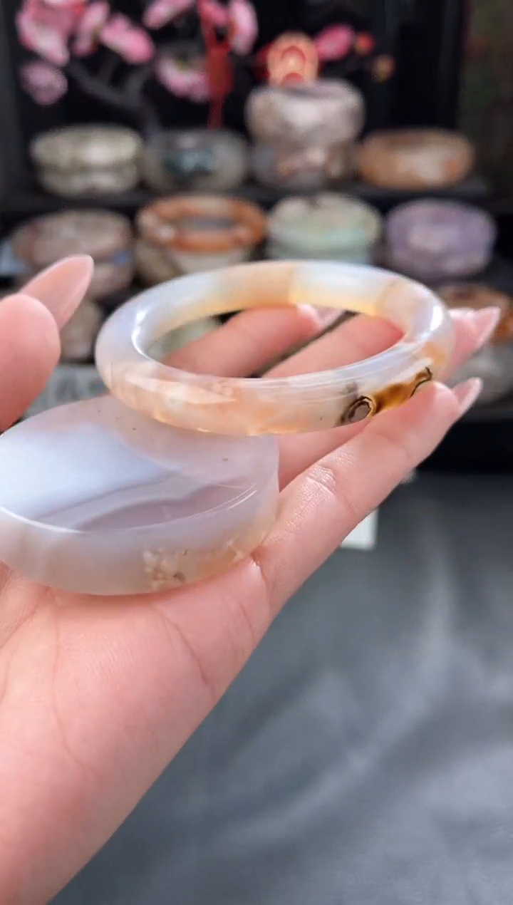 【闪购商品】石英质玉手镯未镶嵌樱花玛瑙54