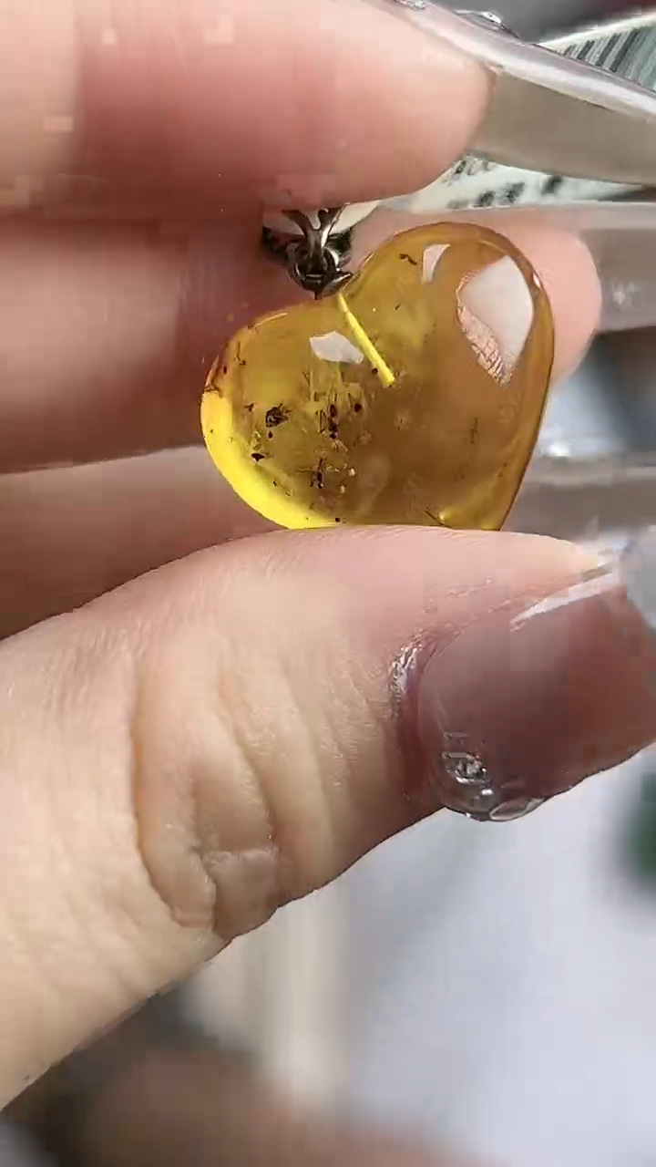 【闪购商品】蜜蜡裸石未镶嵌虫珀