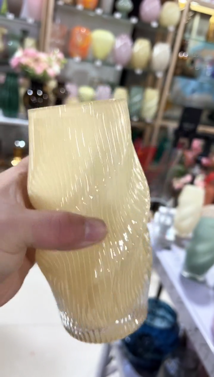 【闪购商品】无铅玻璃18.5公分黄色扭扭花瓶