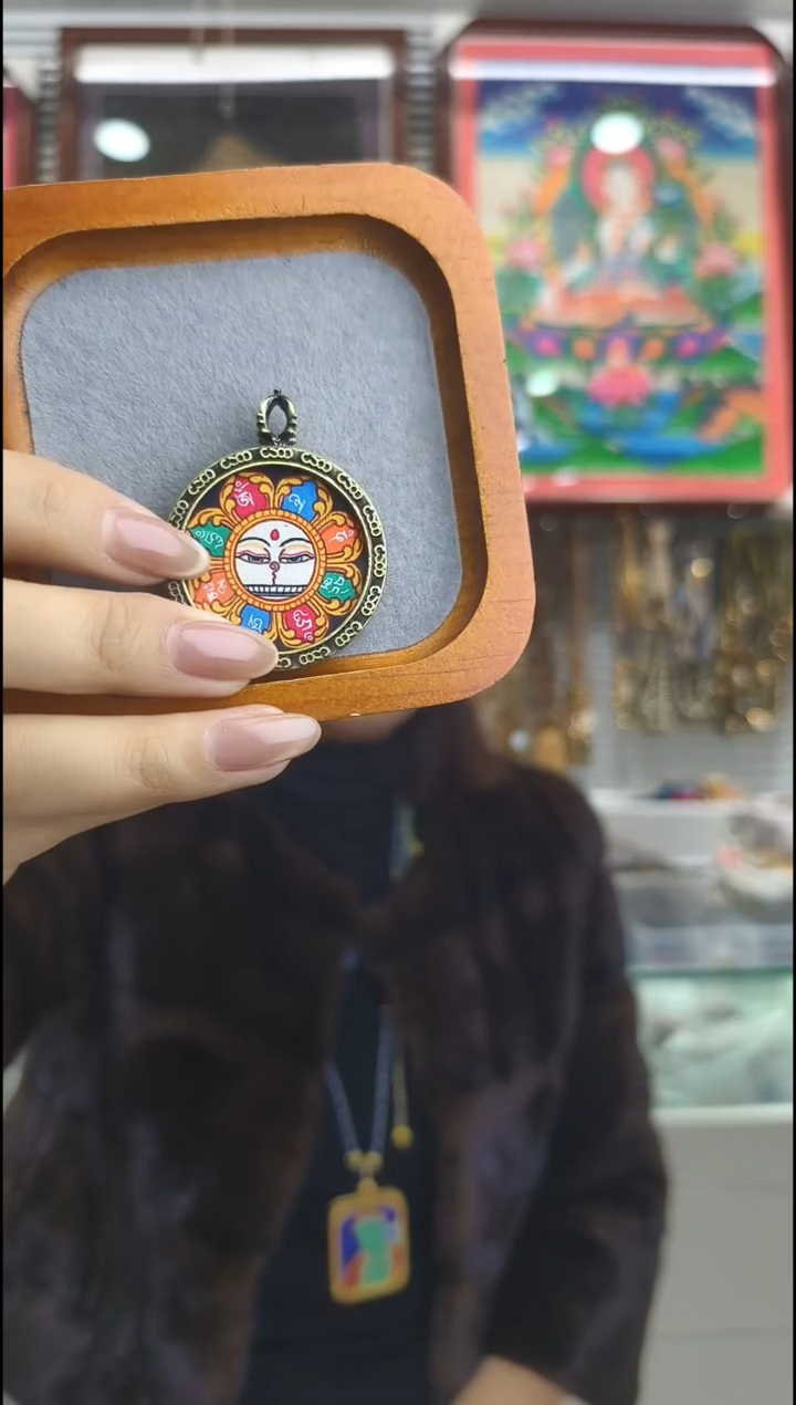 吊坠Y****️八宝 纯手绘唐卡（非质量问题 不退不换） 不带绳子 