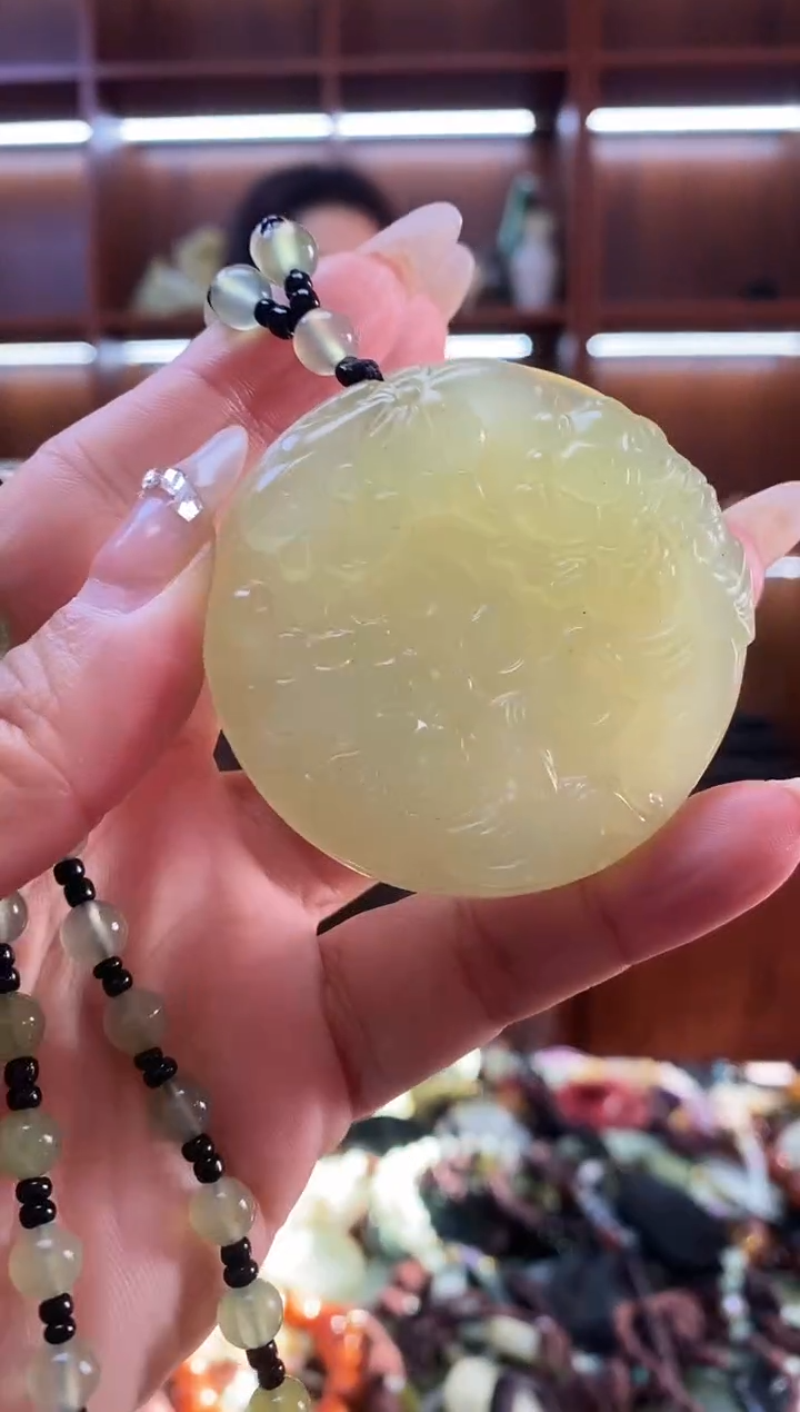 未镶嵌岫玉吊坠    