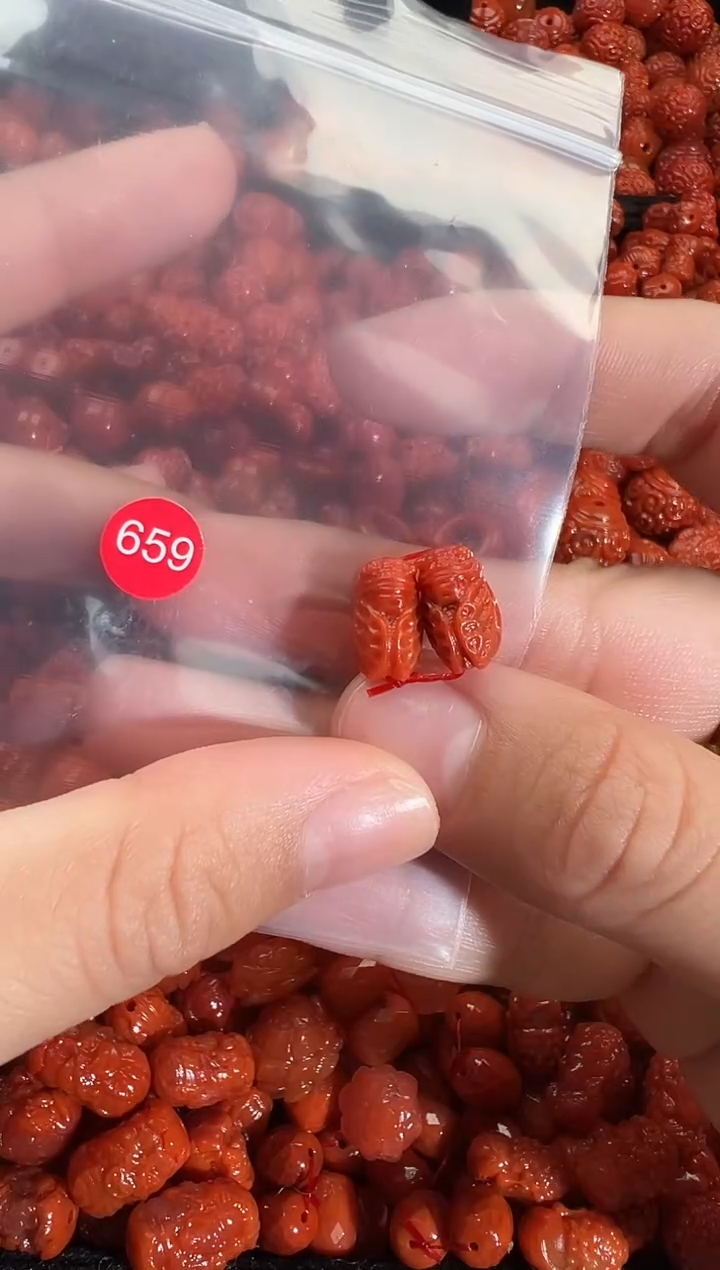 颈饰未镶嵌南红玛瑙1