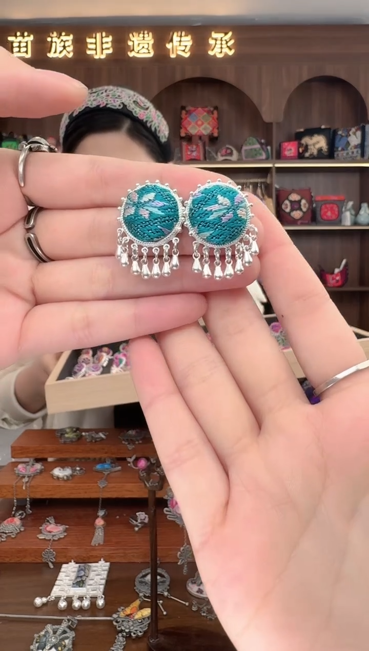 【闪购商品】织绣扶光苗绣传承48