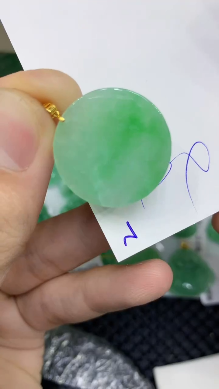 颈饰18K金镶嵌翡翠缅甸A货翡翠