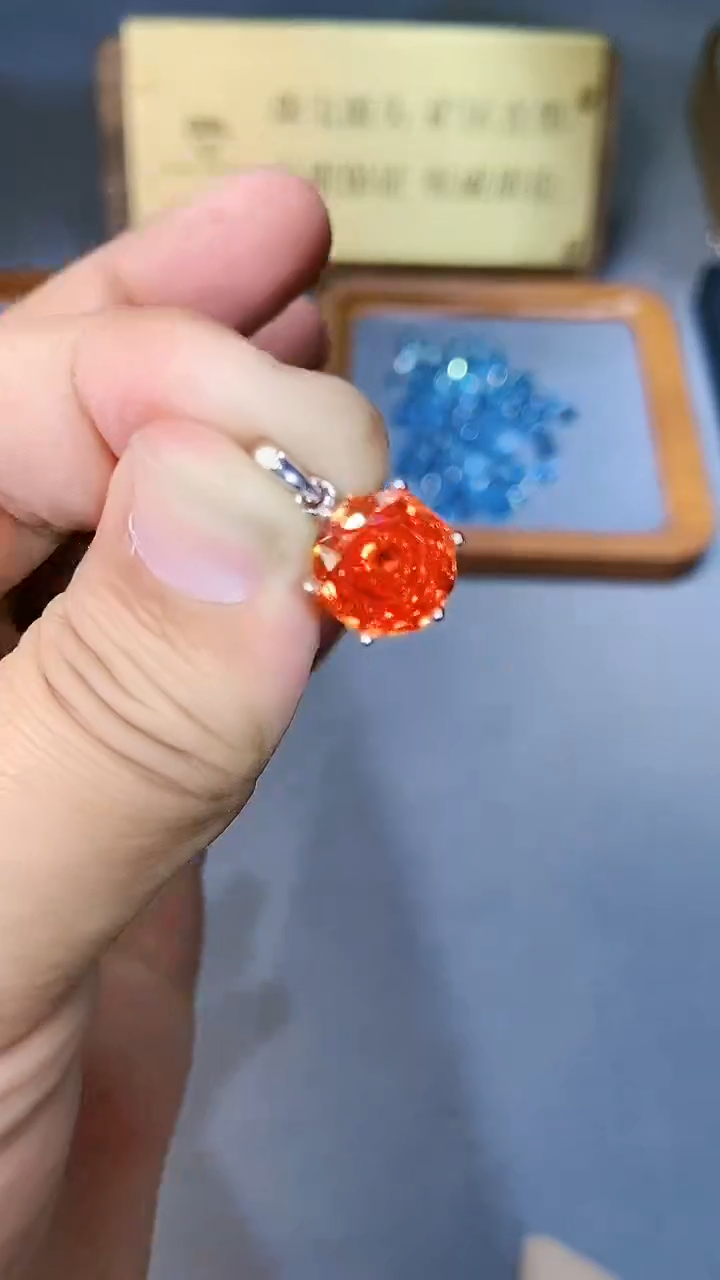 【闪购商品】石榴石颈饰银S925镶嵌354