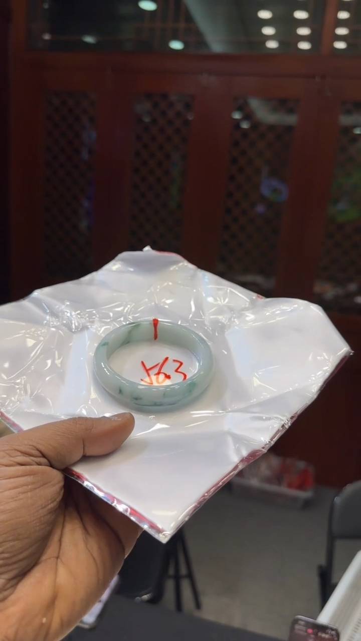 【闪购商品】翡翠手镯未镶嵌手镯