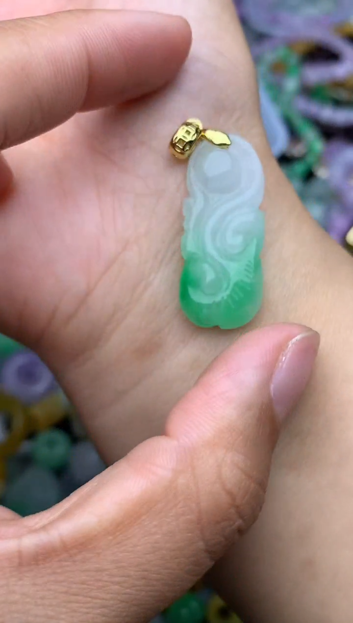 颈饰未镶嵌翡翠天然缅甸翡翠吊坠