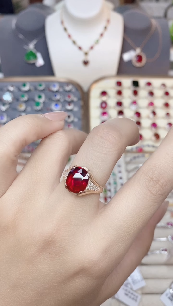 18K金镶嵌碧玺戒指碧玺4.6CT