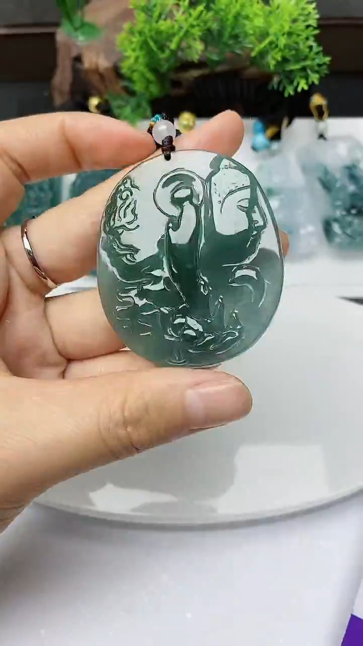 【闪购商品】翡翠颈饰未镶嵌         