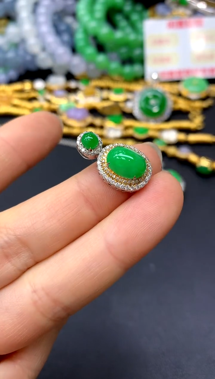 颈饰18K金镶嵌翡翠410-中国好珍宝