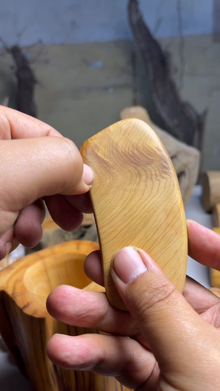 柏木（崖柏）水波瑕疵刮痧板