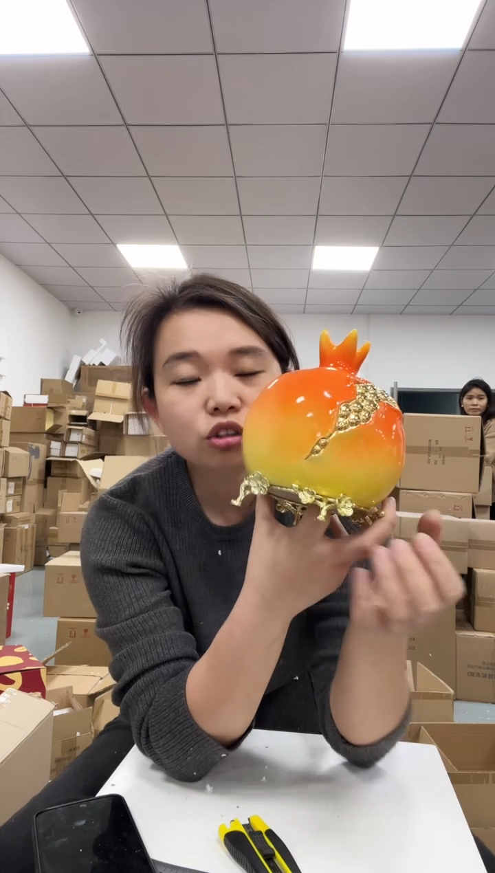 树脂石榴花瓶小号摆件