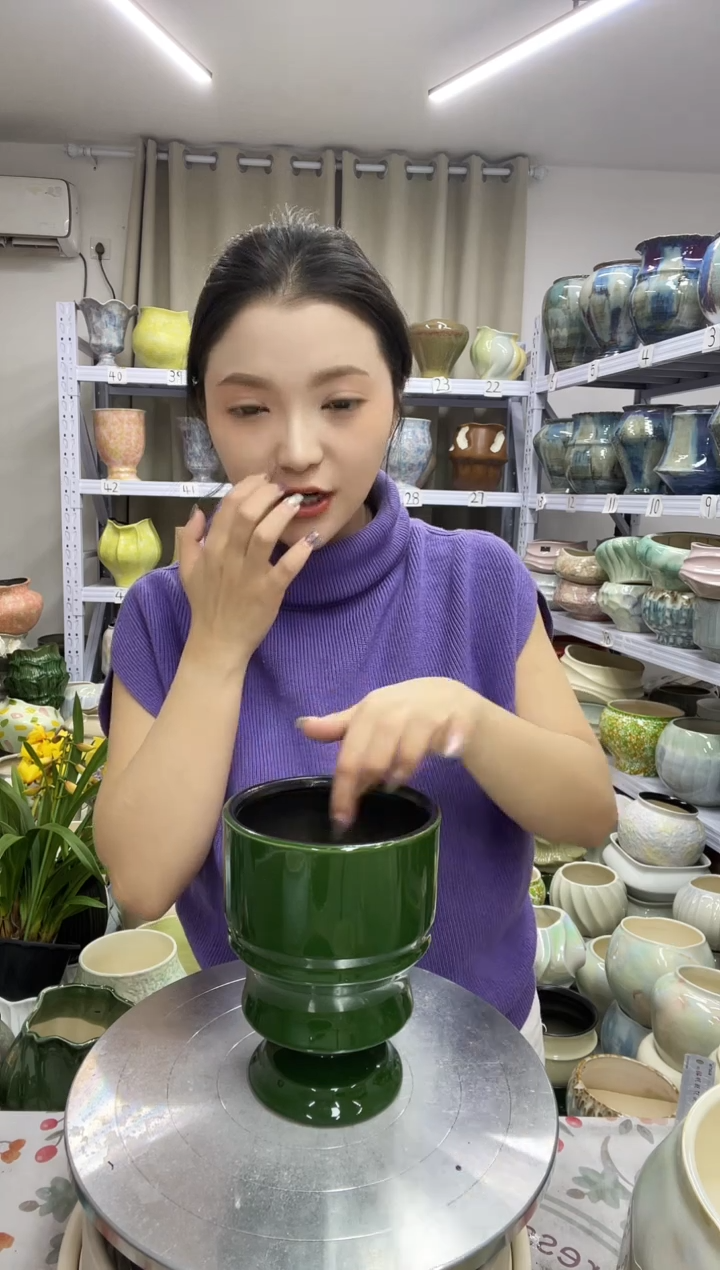 【12.4号】  花盆  高 ：17    口：12