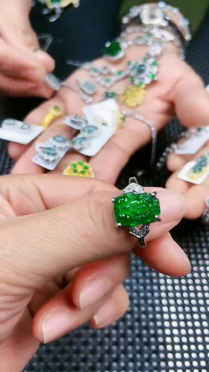 【闪购商品】翡翠戒指未镶嵌11111111