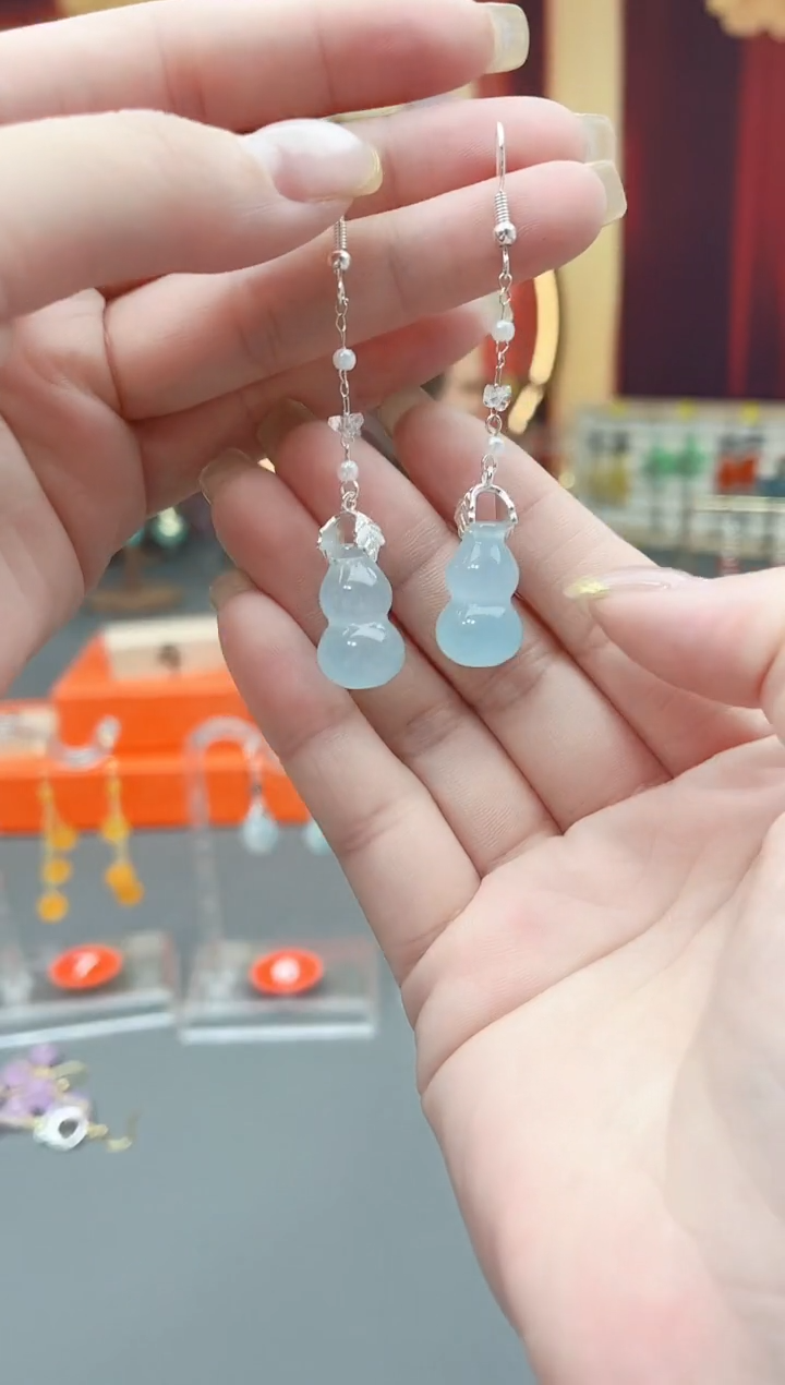 未镶嵌石英质玉（天山翠）耳钉535