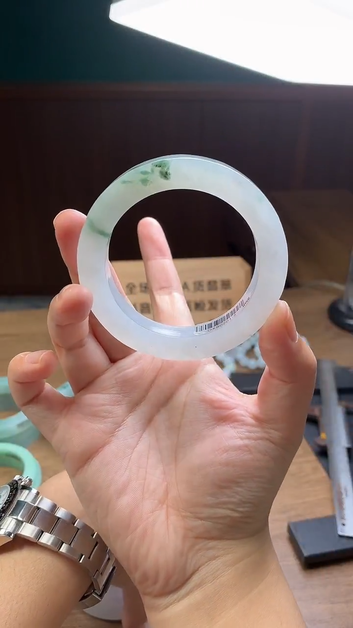 未镶嵌手镯定制翡翠联**技定制