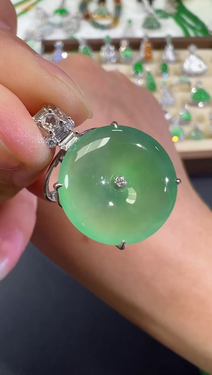 吊坠(不含链)18K金镶嵌翡翠B114|29800