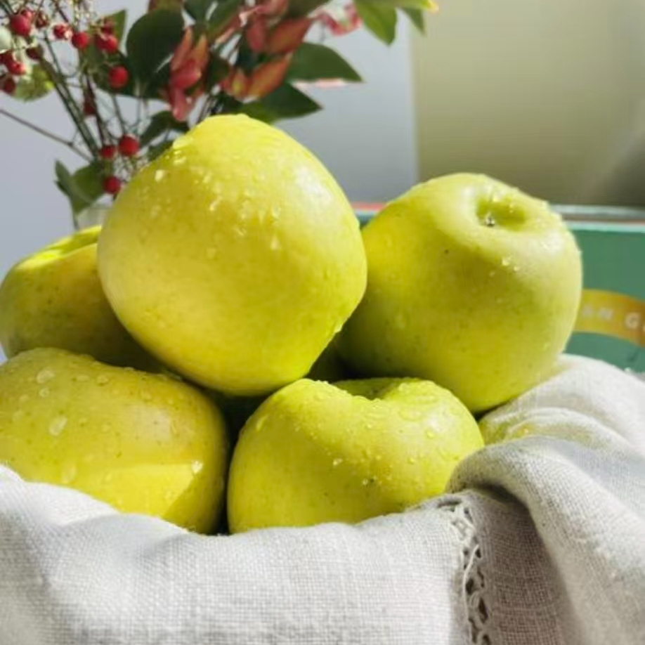 1箱【云南瑞雪苹果】脆甜多汁，风味浓郁，独特香味，净果2.5斤