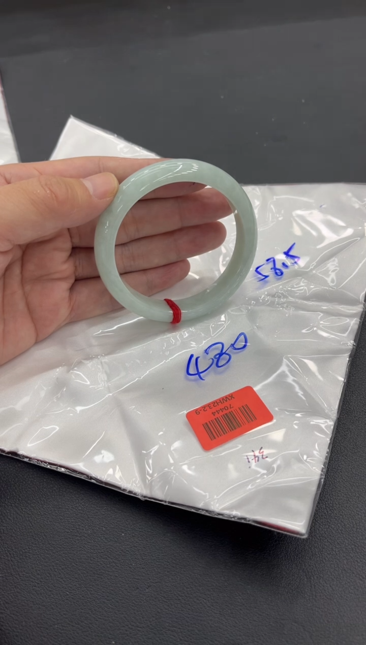 未镶嵌手镯翡翠！翡翠手镯