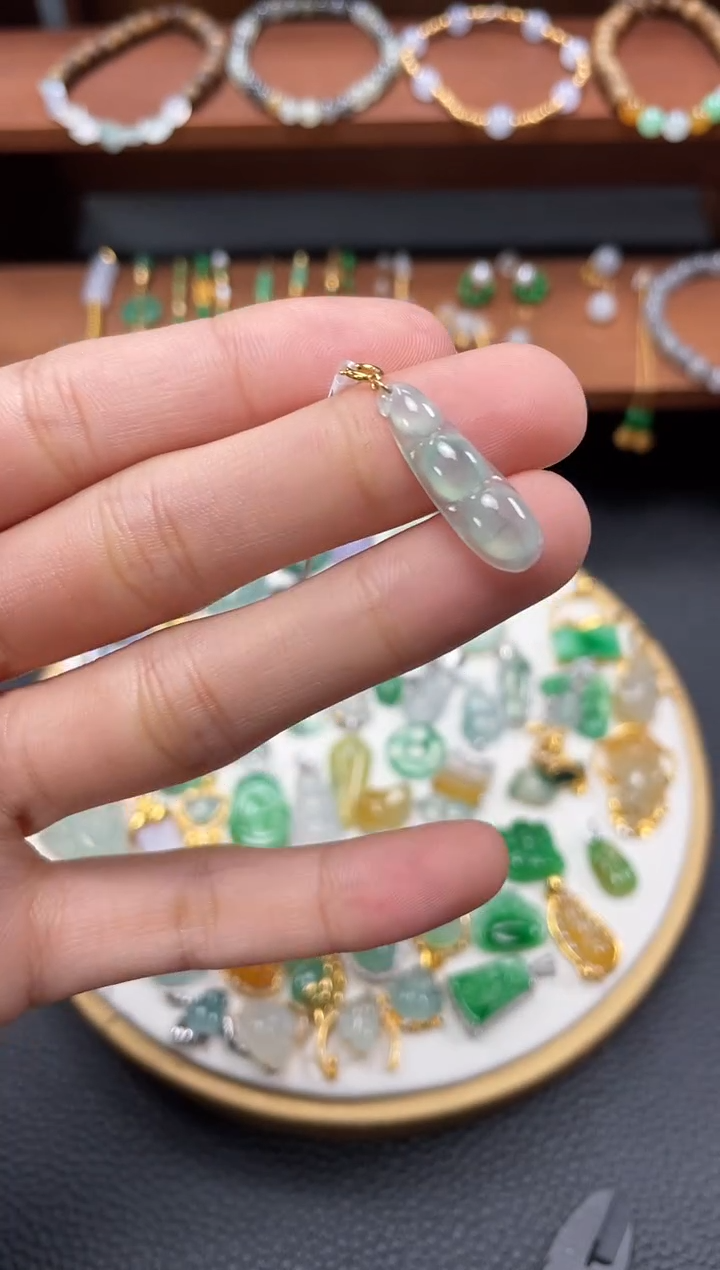 【闪购商品】翡翠吊坠(不含链)18K金镶嵌一个   JK650