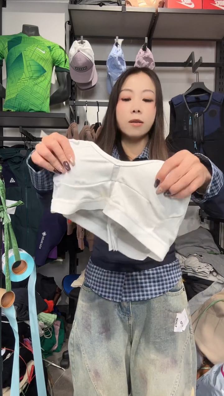 1045编码 瑕疵款直播间过款为准 尺码M