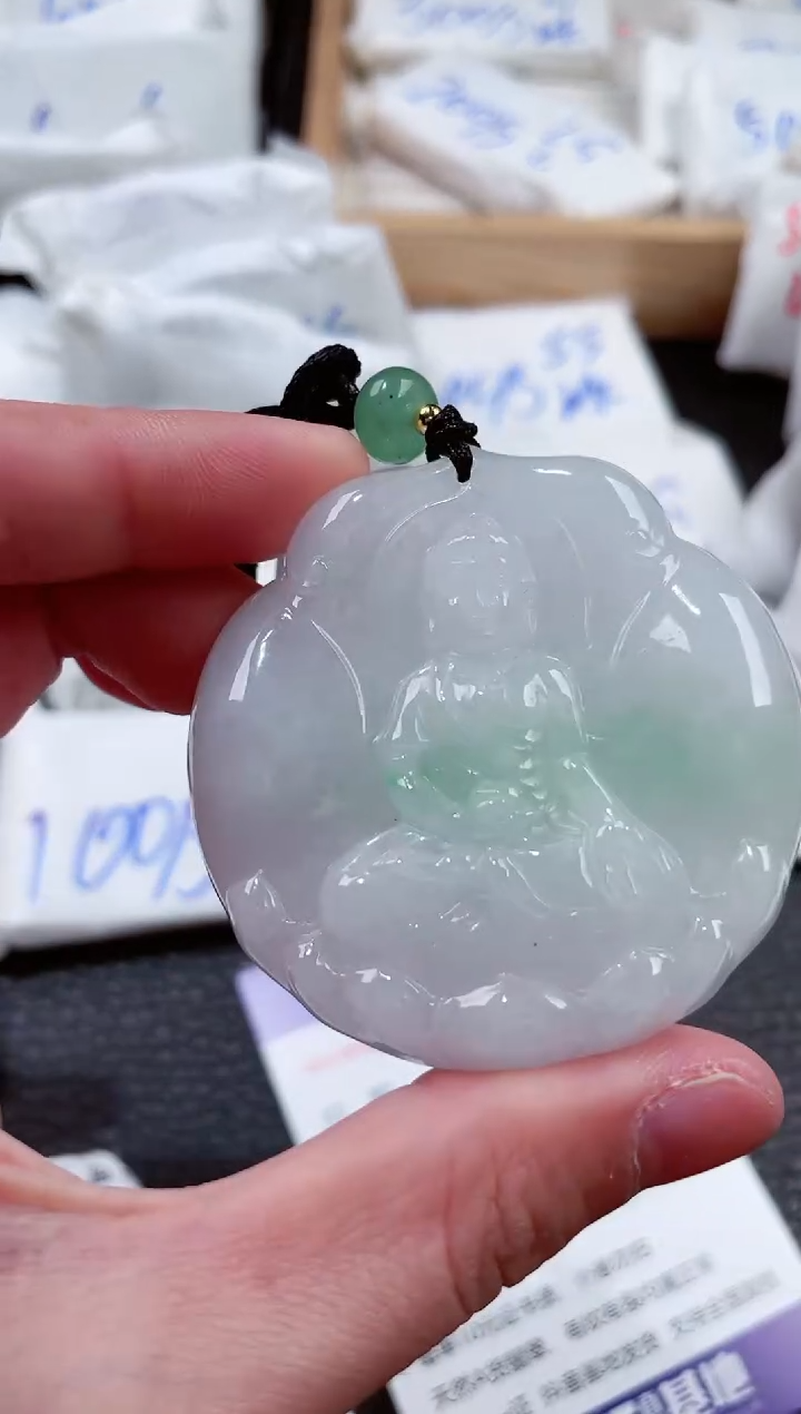 【闪购商品】翡翠颈饰未镶嵌00000000