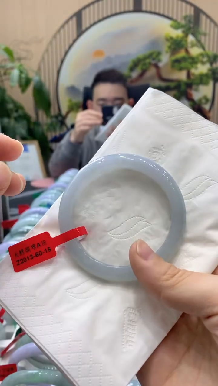 【闪购商品】翡翠手镯未镶嵌000013425