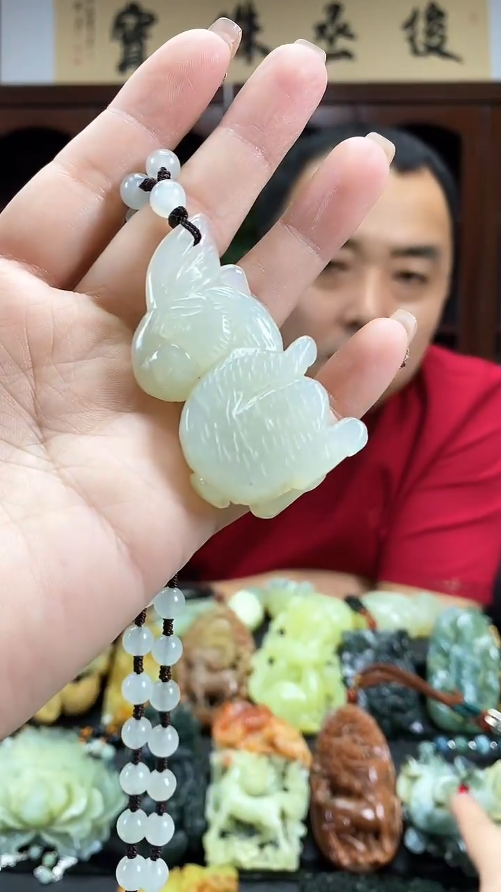 【闪购商品】蛇纹石玉吊坠未镶嵌·