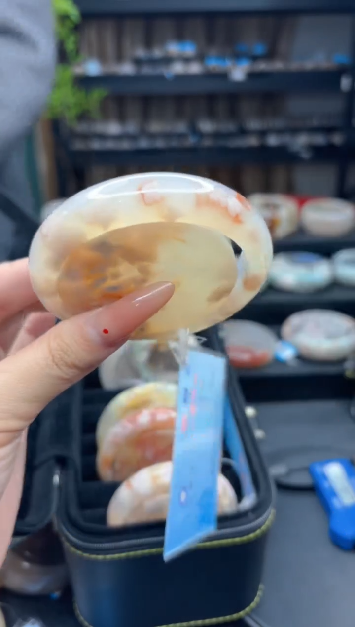 【闪购商品】石英质玉手镯未镶嵌28（60圈赠送镯心）