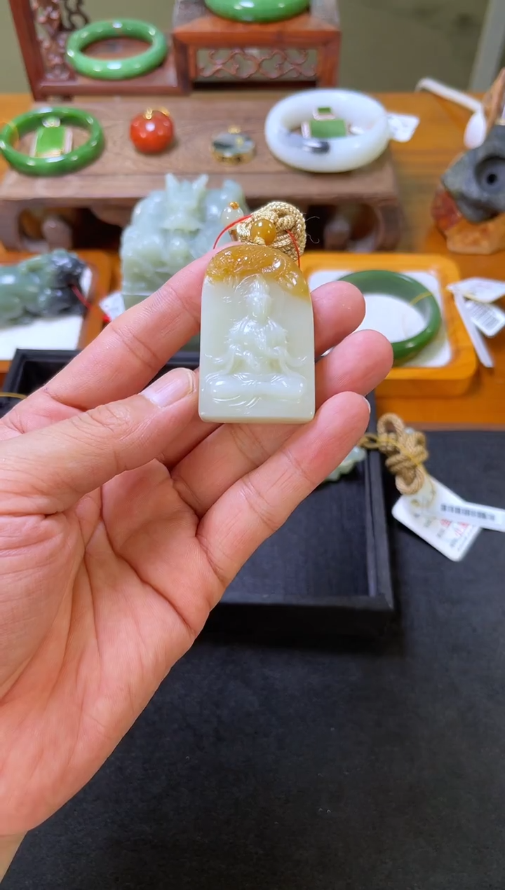 未镶嵌和田玉吊坠(不含链)且末金山糖白 御龙观音