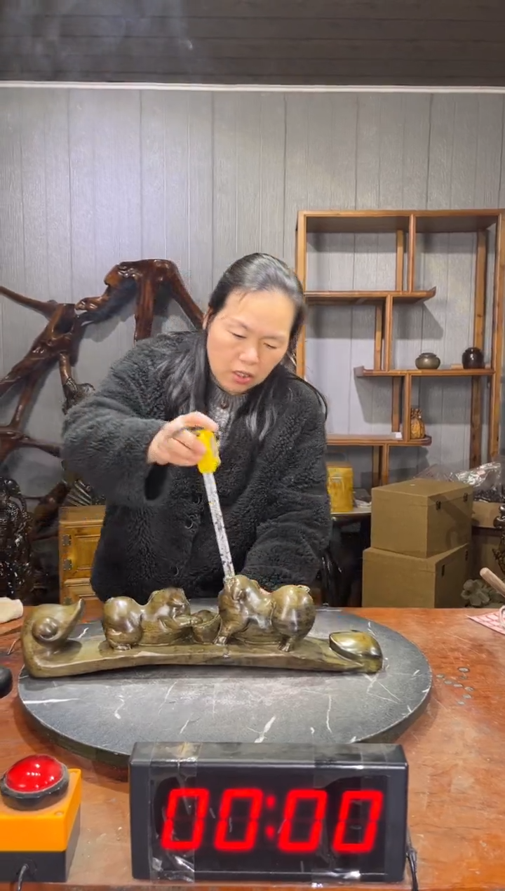 金丝楠八**乡阴沉木如意猪摆件