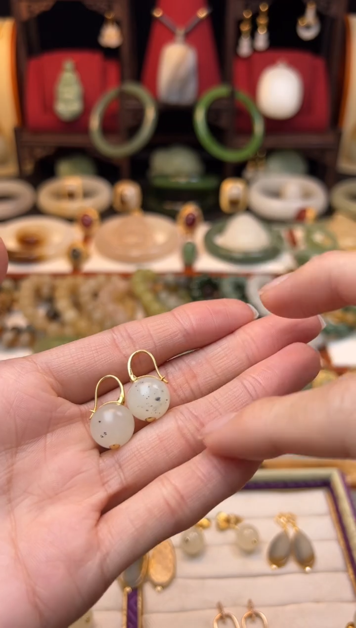 【闪购商品】和田玉耳饰18K金镶嵌放漏