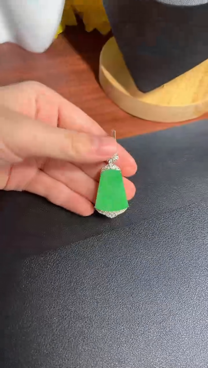 【闪购商品】翡翠颈饰银S925镶嵌翡翠