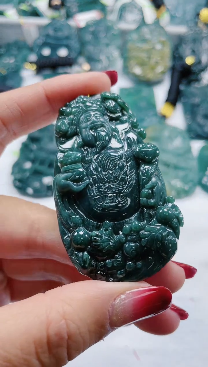 【闪购商品】翡翠颈饰未镶嵌          