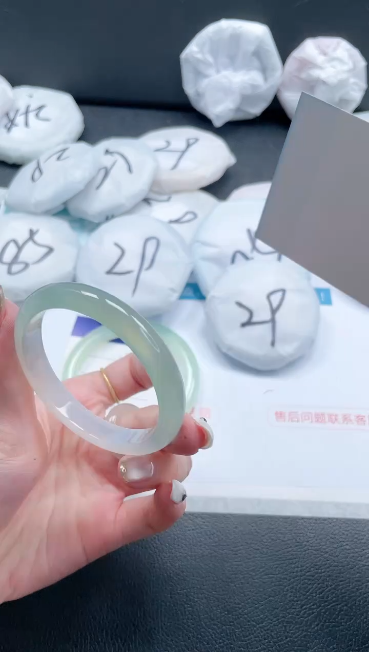 【闪购商品】石英质玉手镯未镶嵌 12J123-53