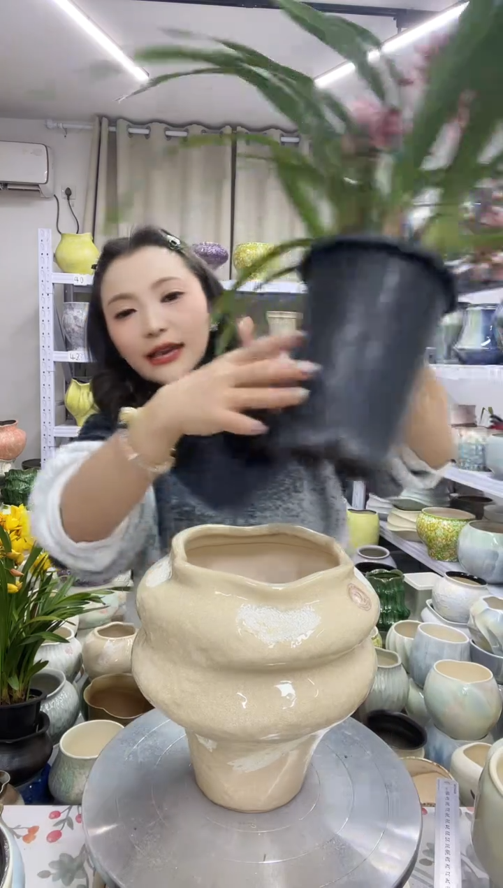 【花盆链接】  高 ：22口：14