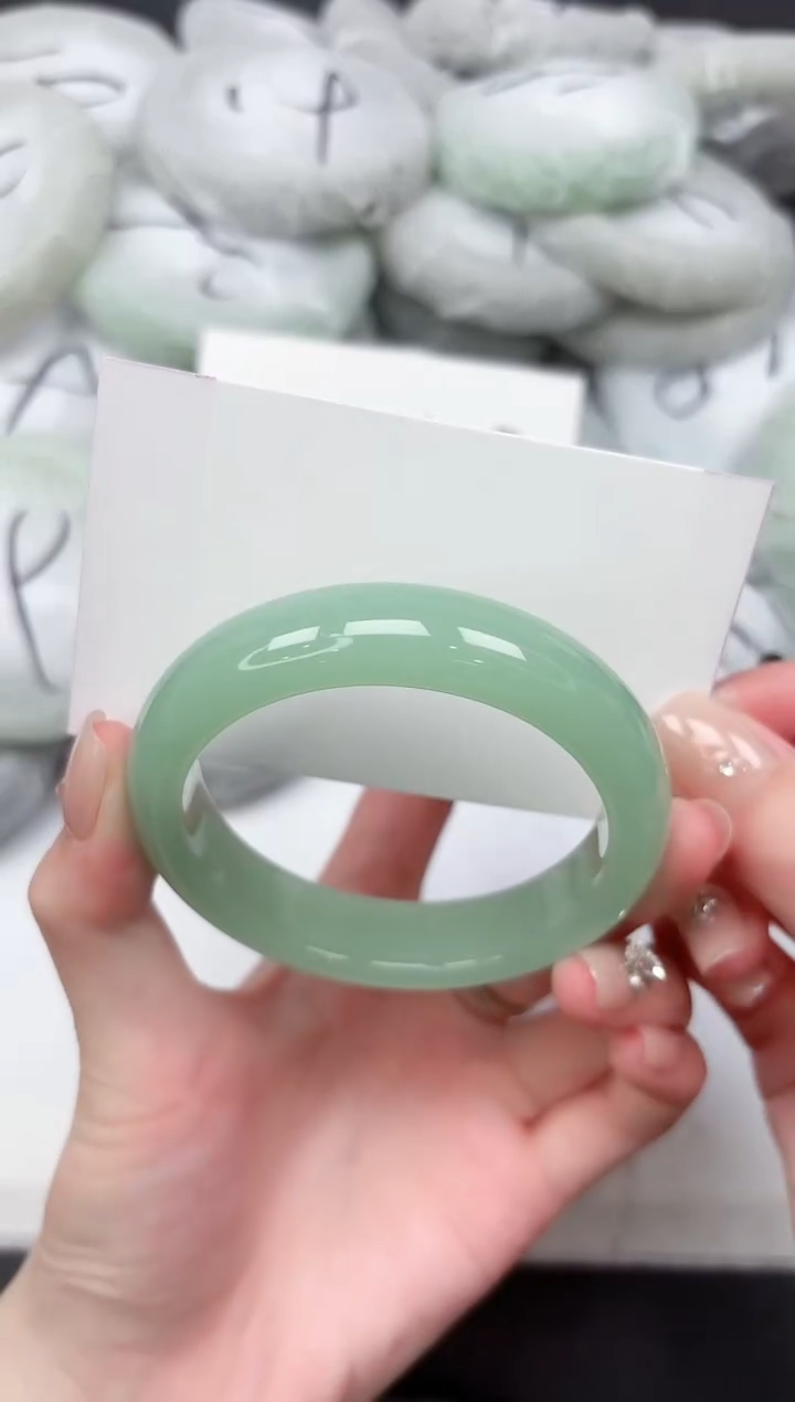 未镶嵌手镯石英质玉100-53.4