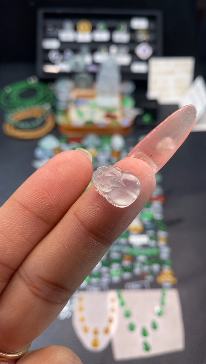 【闪购商品】翡翠挂件未镶嵌貔貅