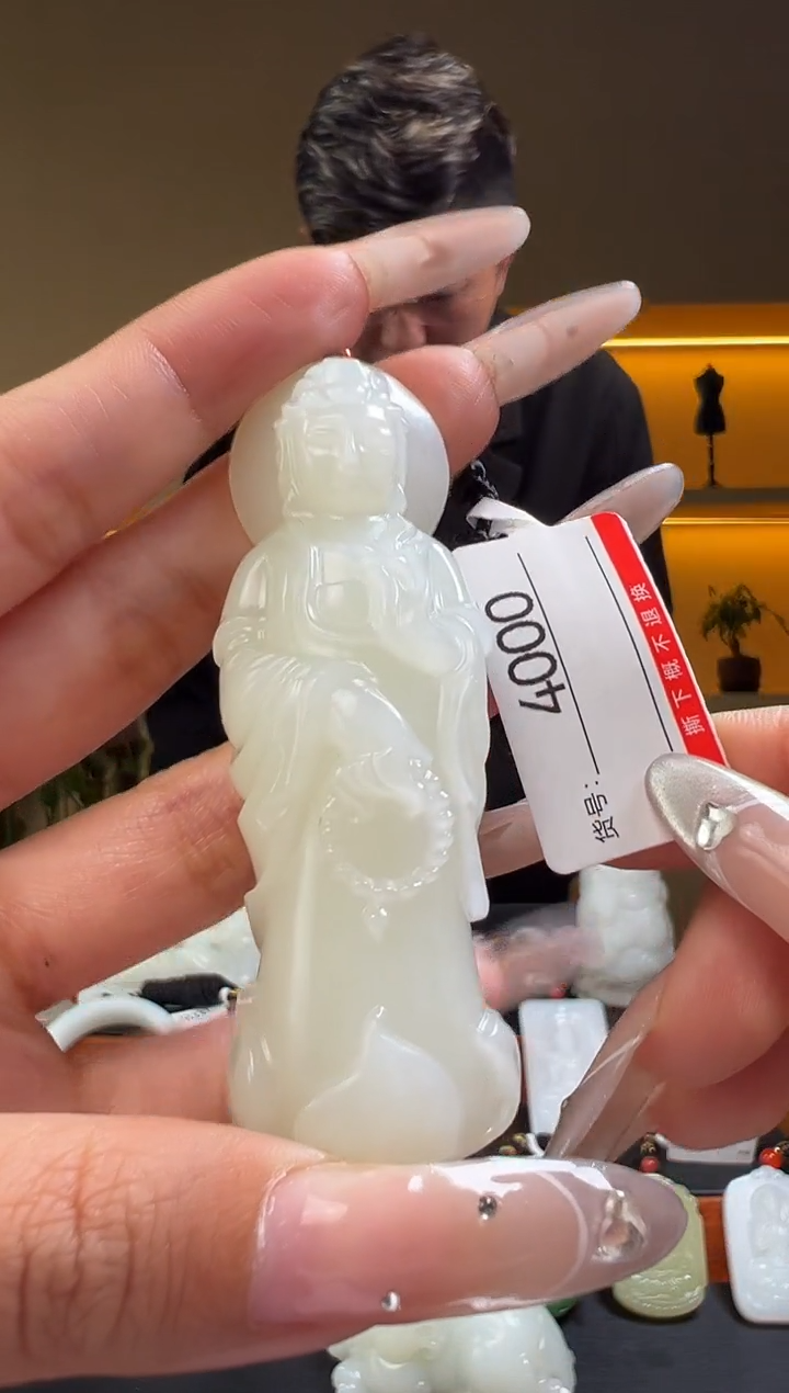 颈饰未镶嵌和田玉卓**姆1
