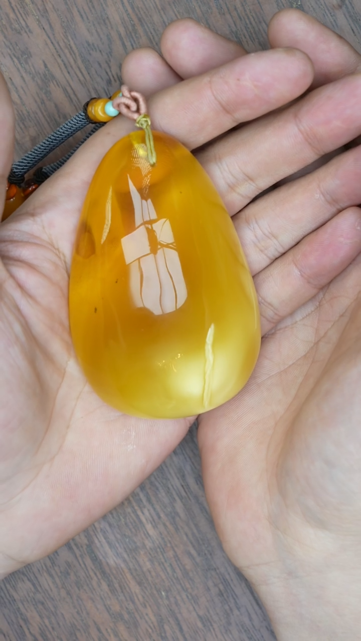 【闪购商品】琥珀裸石未镶嵌蜜蜡水滴吊坠