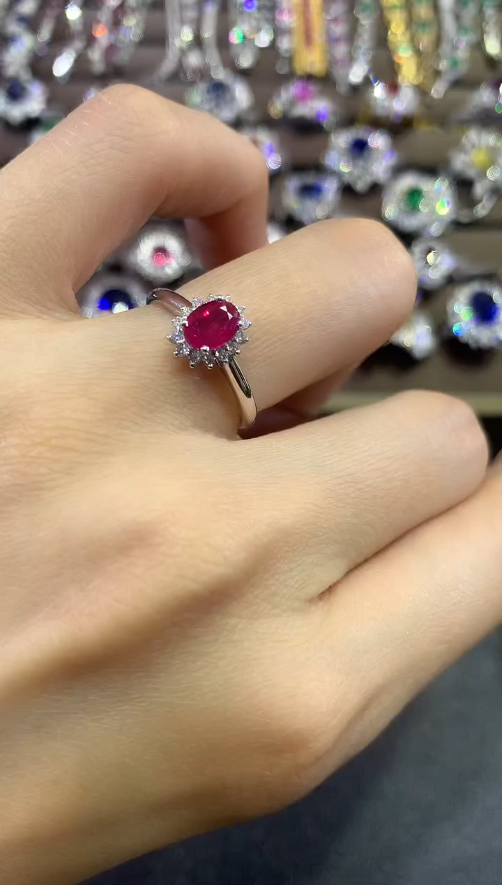 【闪购商品】红宝石戒指18K金镶嵌a44      