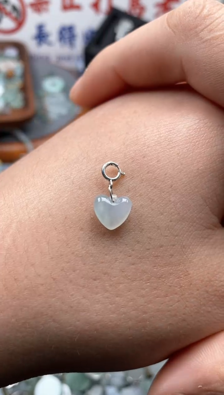 【闪购商品】翡翠颈饰未镶嵌哥哥