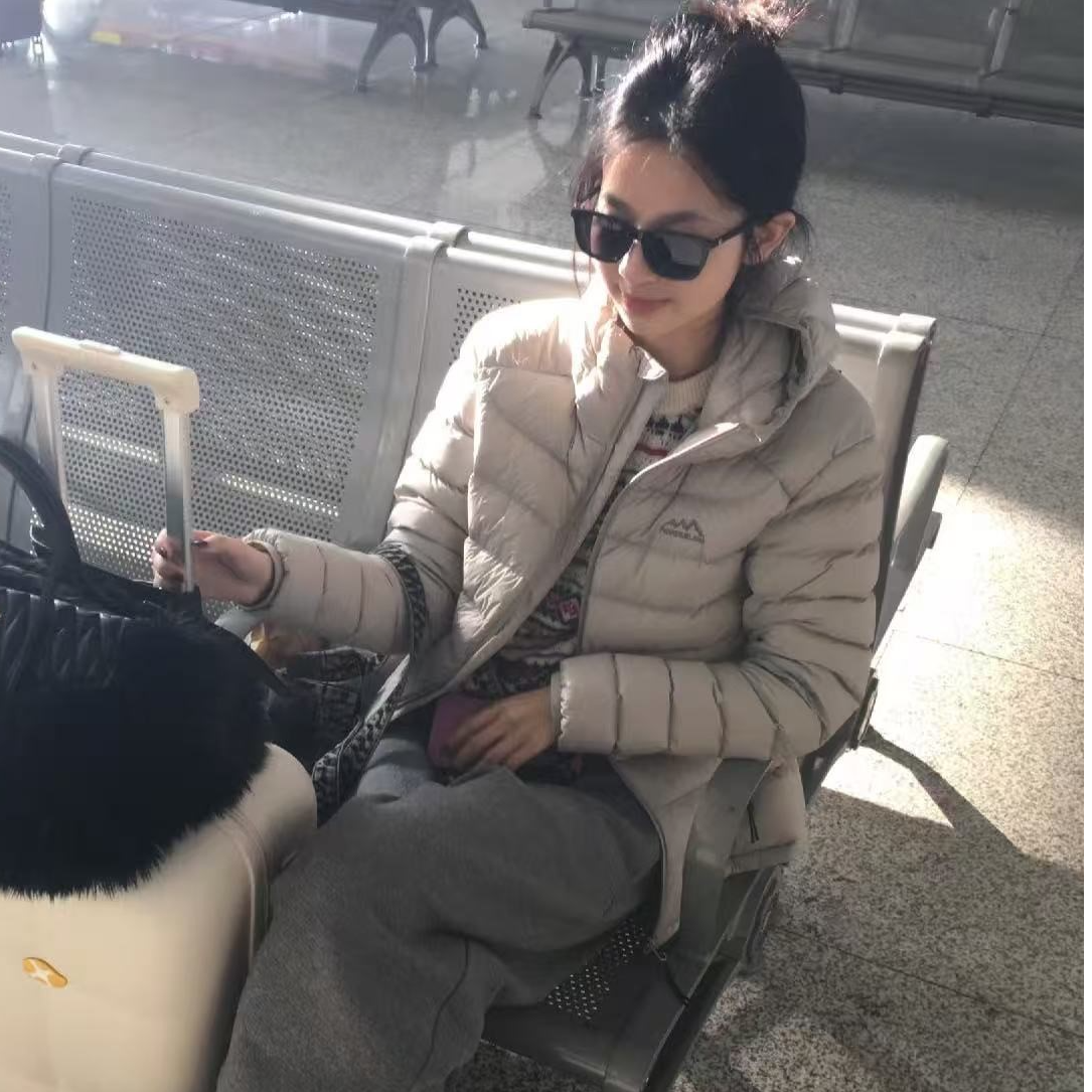 韩系轻薄早秋棉衣外套女连帽修身小个子设计感排骨服爆款夹棉棉袄